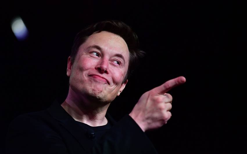  Elon Musk durante la presentación de un nuevo modelo Tesla en Hawthorne, California (2019) Foto: Frederic J. BROWN / AFP vía Getty Images.