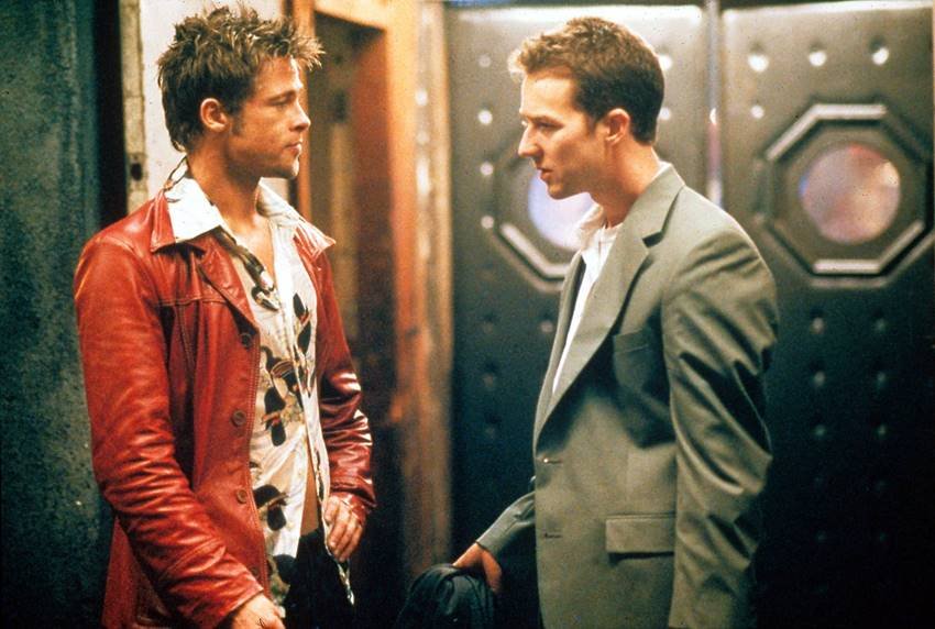 Brad Pitt y Edward Norton en  El Club de la lucha. De vuelta al presente (Parte 1).