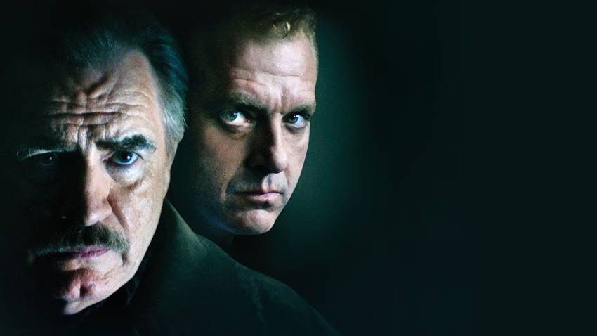 Brian Cox y Tom Sizemore en Red.